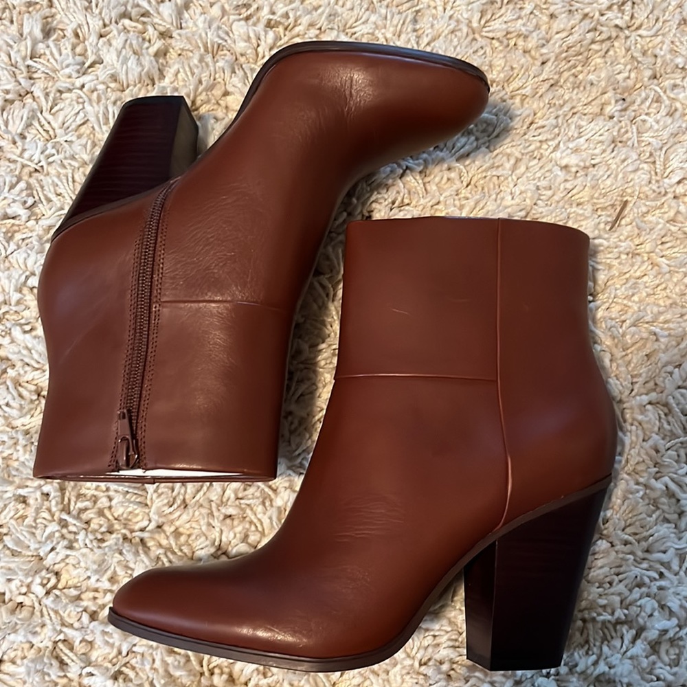 Nine West heeled boots never worn zip sides